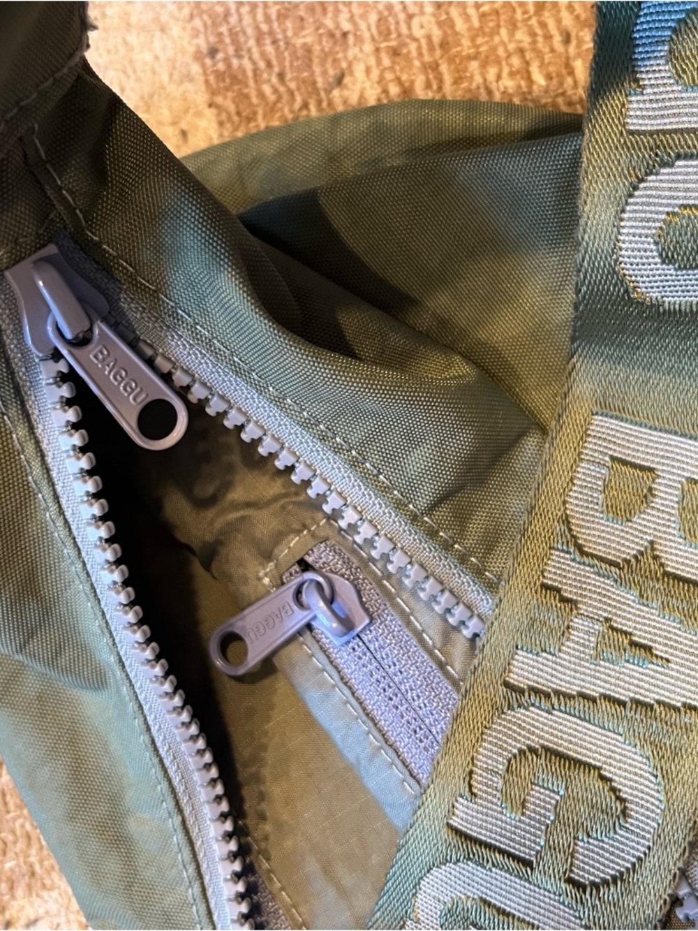 BAGGU MEDIUM Olive Green CRESCENT - Picture 4 of 7